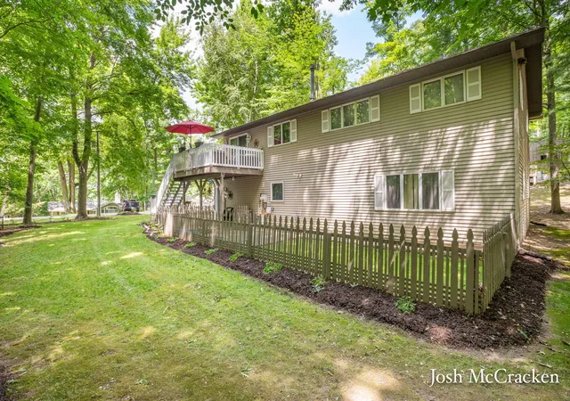 Photo 4 of Single family home for sale at 11339 Alpine Rd, Stanwood, MI 49346 | MLS# 65026043057 | Listing updated on 2026-08-31