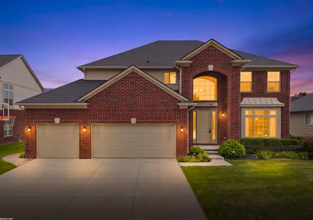 Photo 1 of Single family home for sale at 55300 Azinger Dr, Macomb, MI 48042 | MLS# 58050218699 | Listing updated on 2026-10-09
