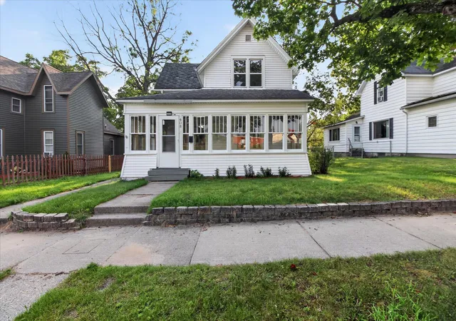 2nd image of 408 S Higbee St, Reed City, MI 49677 | MLS# 72026043069