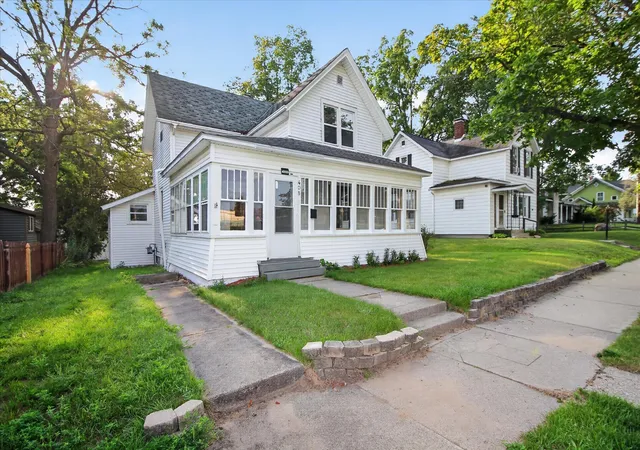 3rd image of 408 S Higbee St, Reed City, MI 49677 | MLS# 72026043069