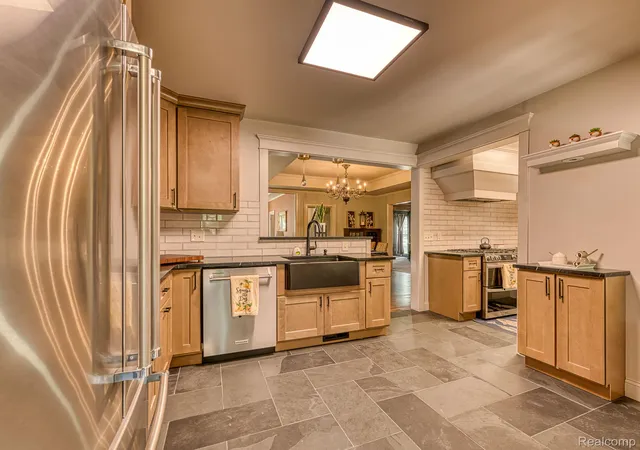 Photo 3 of Single family home for sale at 420 N Evans St, Tecumseh City Lenawee, MI 49286 | MLS# 20261065064 | Listing updated on 2026-09-12