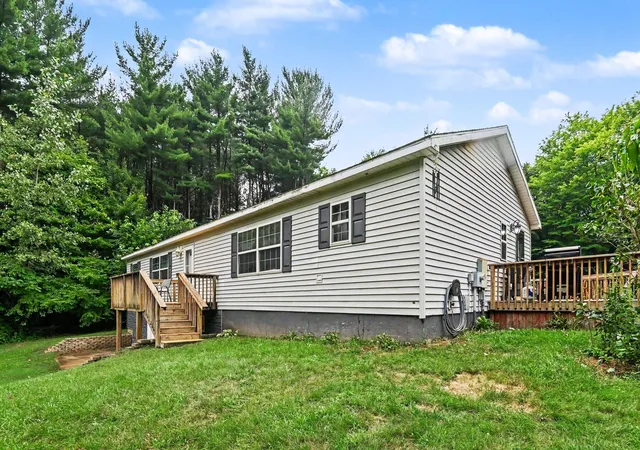 2nd image of 6113 102nd Ave, South Haven, MI 49090 | MLS# 69026043076
