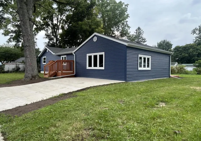 Photo 2 of Single family home for sale at 803 Enterprise St, Buchanan, MI 49107 | MLS# 69026043078 | Listing updated on 2026-09-18