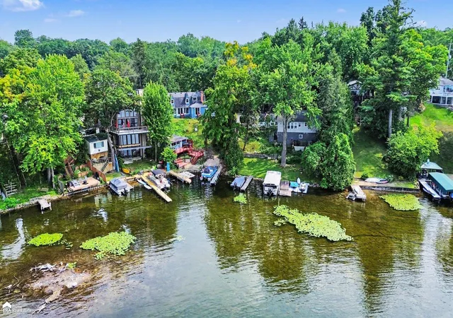 Photo 4 of Single family home for sale at 546 Bellevue Ave, Lake Orion, MI 48362 | MLS# 5050218703 | Listing updated on 2026-08-20