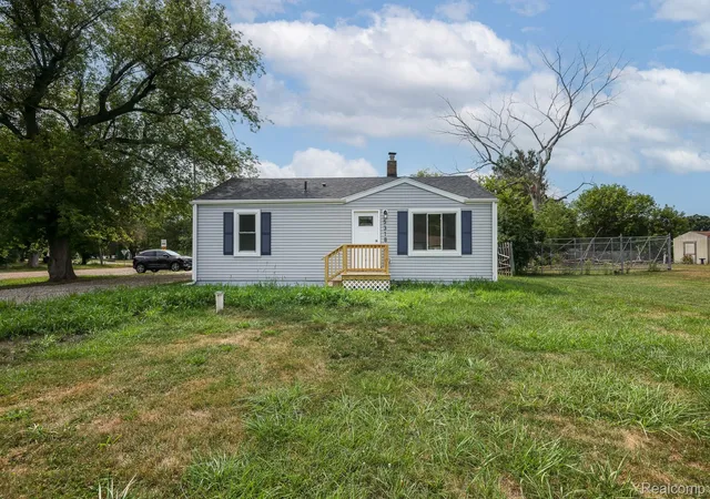 4th image of 5318 E Bristol Rd S, Burton, MI 48519 | MLS# 20261065076