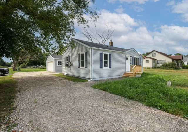 5th image of 5318 E Bristol Rd S, Burton, MI 48519 | MLS# 20261065076
