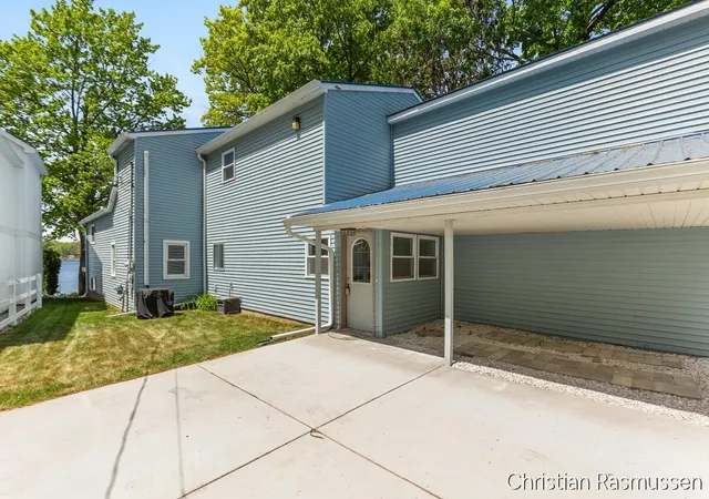 4th image of 1025 Adams St Nw, Stanton, MI 48888 | MLS# 72026043081