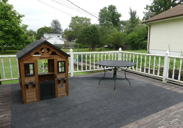 Photo 4 of Single family home for sale at 8335 Pardee Rd, Taylor City Wayne, MI 48180 | MLS# 20261065083 | Listing updated on 2026-08-27