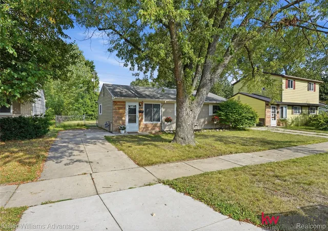 Photo 2 of Single family home for sale at 18450 Kinloch, Redford, MI 48240 | MLS# 20261065090 | Listing updated on 2026-09-17