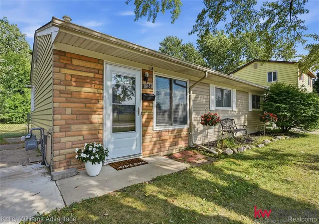 Photo 3 of Single family home for sale at 18450 Kinloch, Redford, MI 48240 | MLS# 20261065090 | Listing updated on 2026-09-17