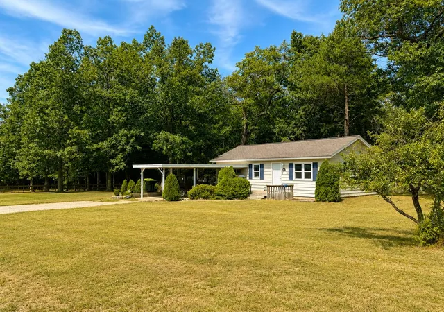 1st image of 885 Parsons Rd, Traverse City, MI 49686 | MLS# 78080072422