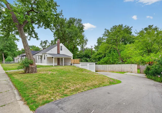 Photo 4 of Single family home for sale at 230 Dick Ave, Pontiac, MI 48341 | MLS# 81026043098 | Listing updated on 2026-09-09