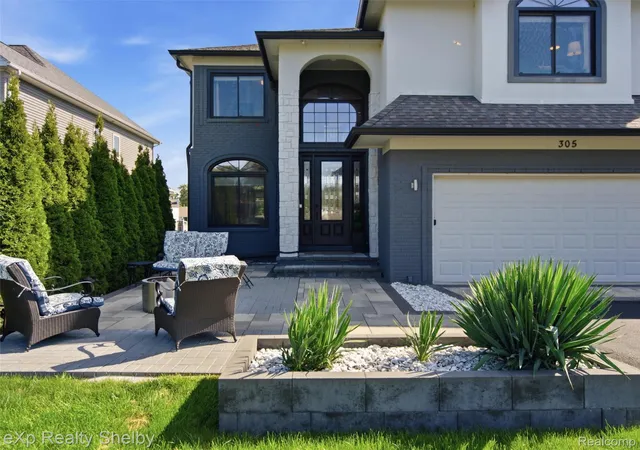 Photo 3 of Single family home for sale at 305 Beverly Estates Dr, Waterford Charter Township Oakland, MI 48328 | MLS# 20261065117 | Listing updated on 2026-09-23