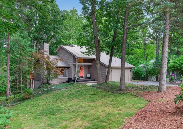 Photo 1 of Single family home for sale at 3552 Lookout Point, Traverse City, MI 49686 | MLS# 78080072429 | Listing updated on 2026-09-16