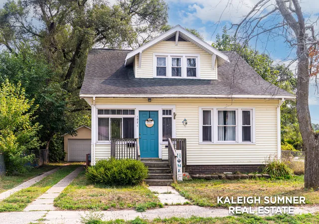 Photo 1 of Single family home for sale at 1071 Irwin Ave, Muskegon, MI 49442 | MLS# 71026043106 | Listing updated on 2026-08-17