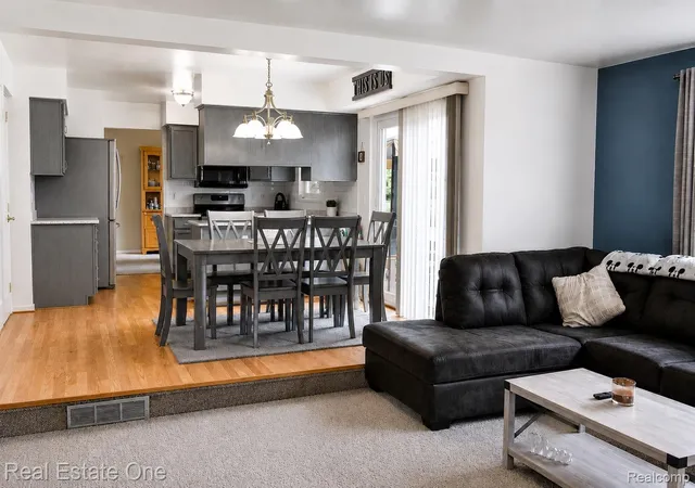 4th image of 22103 Cherrylawn Dr, Flat Rock, MI 48134 | MLS# 20261065153