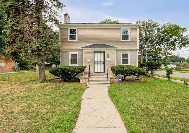 Photo 1 of Single family home for sale at 19211 Pierson St, Detroit, MI 48219 | MLS# 20261065156 | Listing updated on 2026-10-27