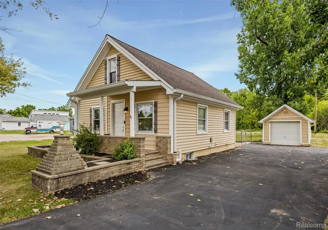 3rd image of 4465 S Center Rd, Burton, MI 48519 | MLS# 20261065160