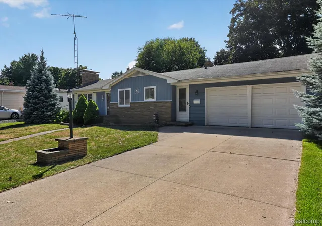 Photo 3 of Single family home for sale at 501 Dale St, Flushing, MI 48433 | MLS# 20261065166 | Listing updated on 2026-08-28