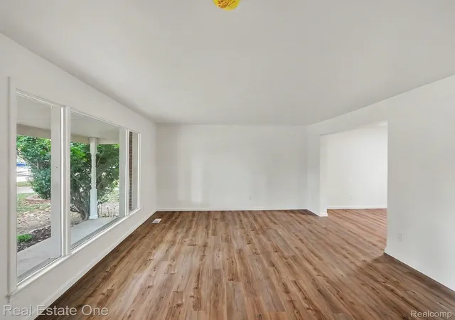 Photo 3 of Single family home for sale at 15562 Levan Rd, Livonia, MI 48154 | MLS# 20261065168 | Listing updated on 2026-09-10