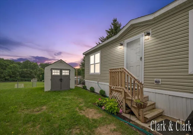 1st image of 1760 Veronica St Se, Lowell, MI 49331 | MLS# 65026043131