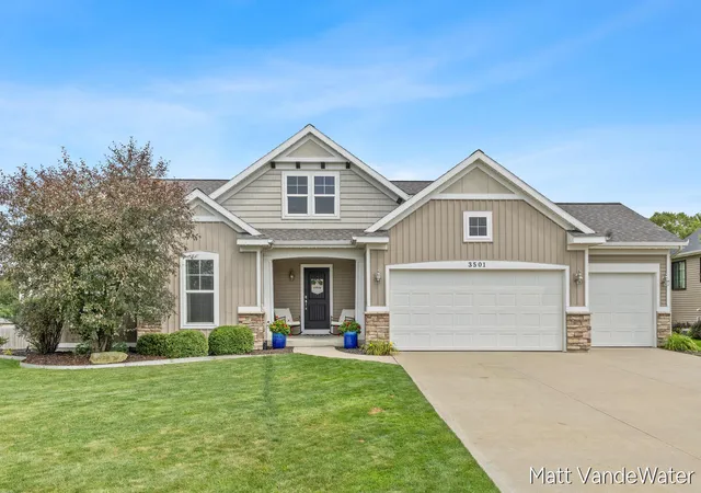 Photo 2 of Single family home for sale at 3501 Tearose Dr, Hudsonville, MI 49426 | MLS# 65026043126 | Listing updated on 2026-09-17
