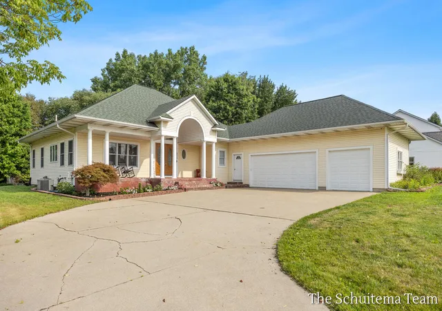 2nd image of 6219 Walton Heath Dr, Hudsonville, MI 49426 | MLS# 65026043125