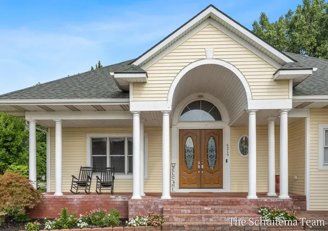 5th image of 6219 Walton Heath Dr, Hudsonville, MI 49426 | MLS# 65026043125