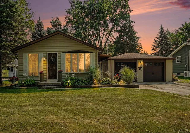 Photo 1 of Single family home for sale at 5111 S 2 Mile Rd, Bay City, MI 48706 | MLS# 61050218733 | Listing updated on 2026-09-11