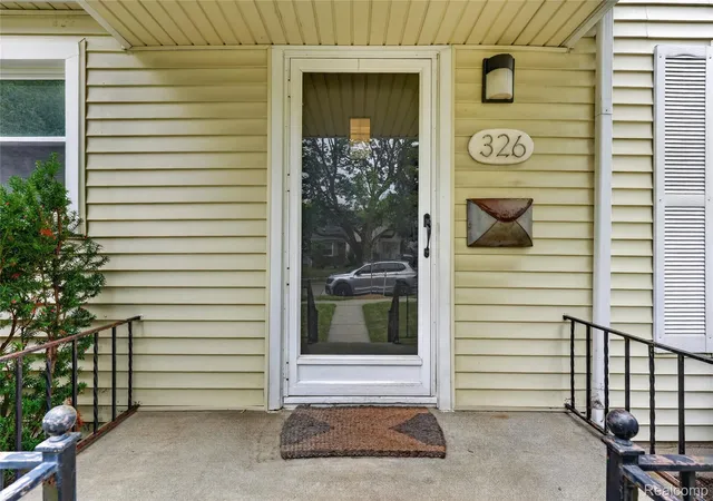 Photo 3 of Single family home for sale at 326 Walnut Ave, Royal Oak, MI 48073 | MLS# 20261065180 | Listing updated on 2026-10-10
