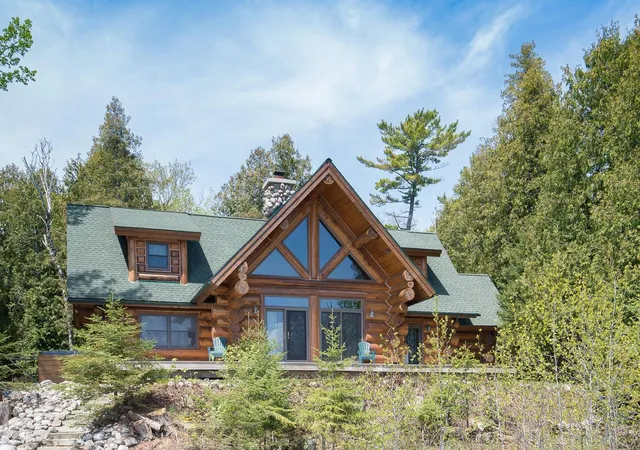 Photo 3 of Single family home for sale at 34014 S Sturgeon Bay Rd, Drummond Island, MI 49726 | MLS# 66026043134 | Listing updated on 2026-08-17