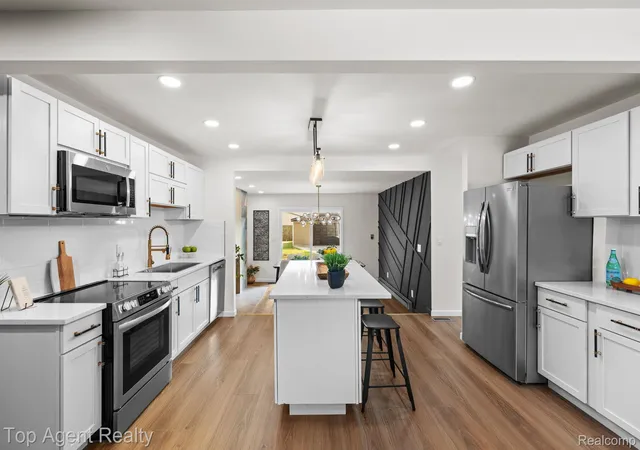 Photo 4 of Single family home for sale at 28012 Gladstone St, Saint Clair Shores, MI 48081 | MLS# 20261065188 | Listing updated on 2026-09-16