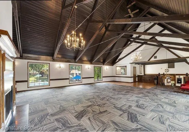 Listing Photo 2 - Condo for sale in building located at 1863 Newporte, Royal Oak, MI 48073