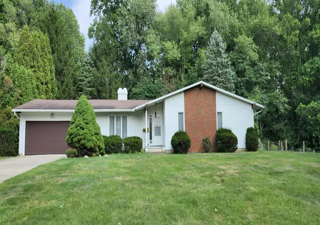 Photo 2 of Single family home for sale at 875 Skyline Dr, Niles, MI 49120 | MLS# 69026043146 | Listing updated on 2026-08-17