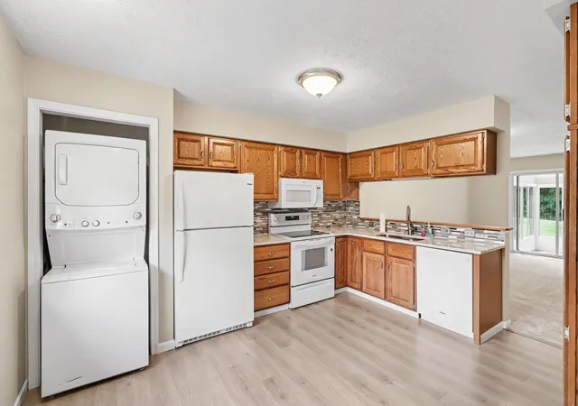 Photo 3 of Condo for sale at 4950 Weston Ave, Kalamazoo, MI 49006 | MLS# 66026043145 | Listing updated on 2026-09-14