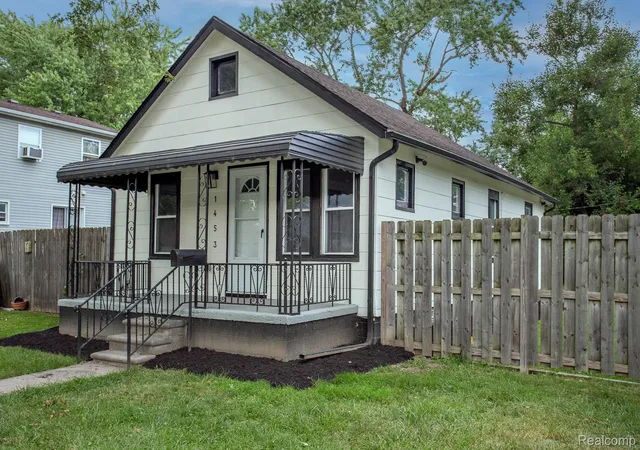 Photo 3 of Single family home for sale at 1453 Camden St, Ferndale, MI 48220 | MLS# 20261065195 | Listing updated on 2026-08-20
