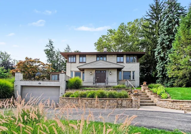 1st image of 2318 Lake Dr Se, Grand Rapids, MI 49506 | MLS# 65026043155