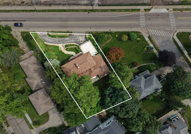 37th image of 2318 Lake Dr Se, Grand Rapids, MI 49506 | MLS# 65026043155