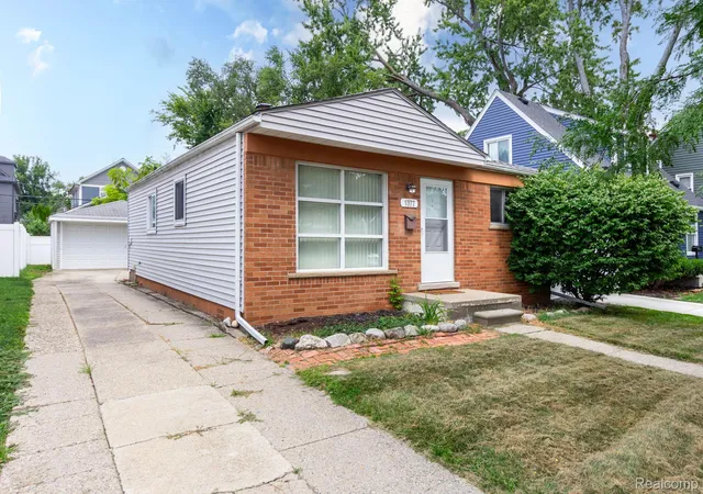 3rd image of 1377 Chapin Ave, Birmingham, MI 48009 | MLS# 20261065207