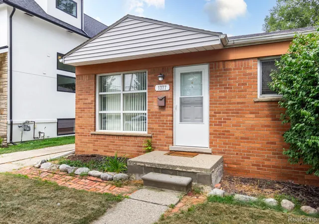 4th image of 1377 Chapin Ave, Birmingham, MI 48009 | MLS# 20261065207