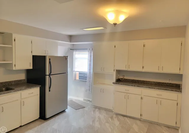 Photo 2 of Single family home for sale at 12531 Common Rd, Warren, MI 48093 | MLS# 58050218747 | Listing updated on 2026-09-10