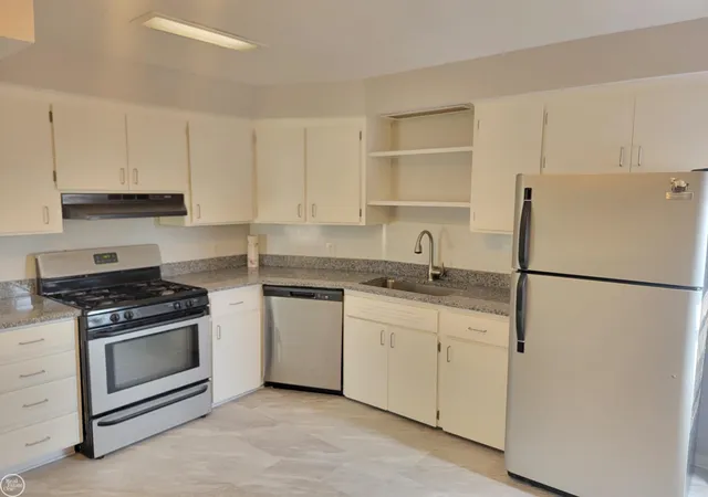 Photo 3 of Single family home for sale at 12531 Common Rd, Warren, MI 48093 | MLS# 58050218747 | Listing updated on 2026-09-10