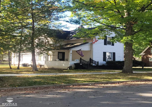 Photo 1 of Single family home for sale at 709 Lee St, Owosso, MI 48867 | MLS# 60050218750 | Listing updated on 2026-09-18