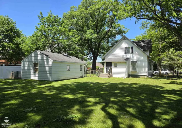 Photo 3 of Single family home for sale at 709 Lee St, Owosso, MI 48867 | MLS# 60050218750 | Listing updated on 2026-09-18