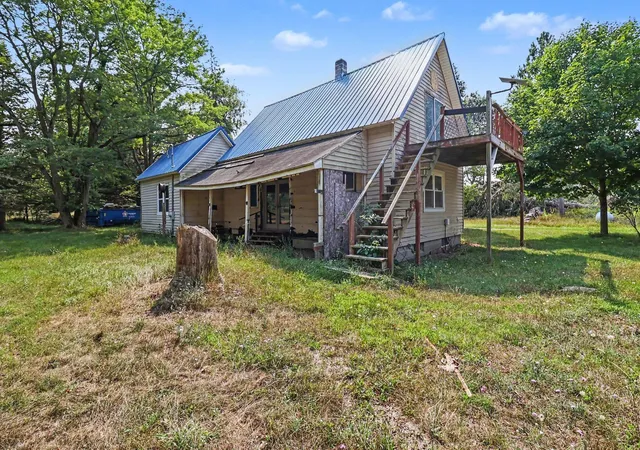 Photo 3 of Single family home for sale at 3601 Sass Rd, Manistee, MI 49660 | MLS# 67026043163 | Listing updated on 2026-09-16