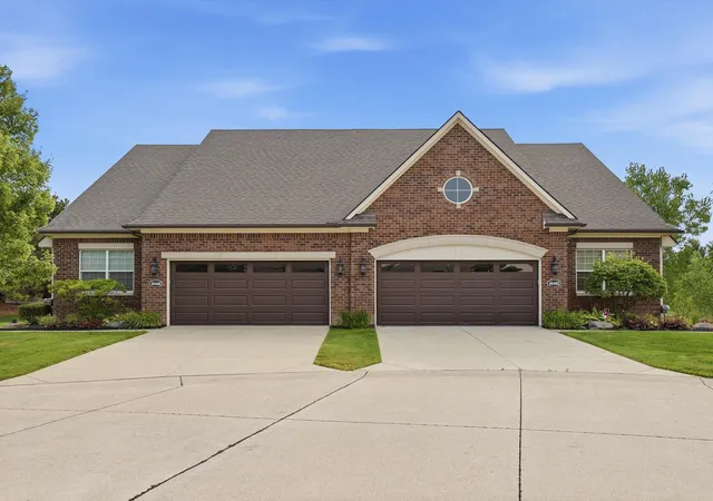 Listing Photo 2 - Condo for sale in building located at 40466 Juniper Ct, Clinton Township, MI 48036