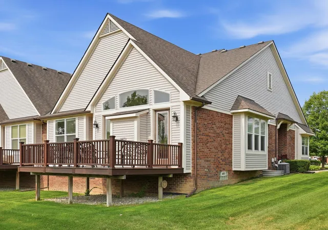 Listing Photo 3 - Condo for sale in building located at 40466 Juniper Ct, Clinton Township, MI 48036