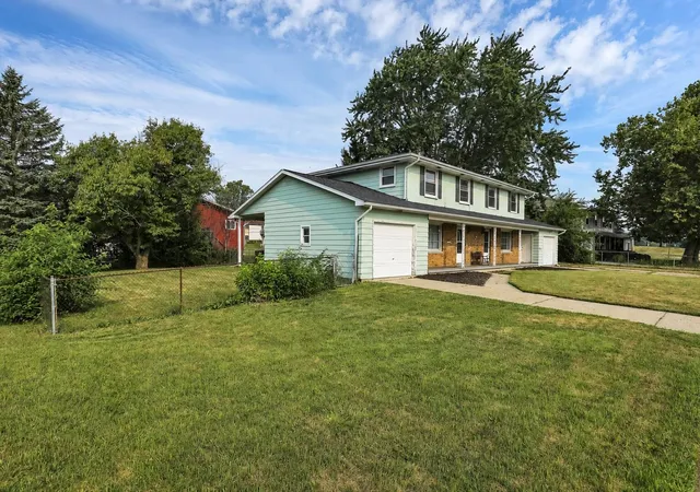 Listing Photo 4 - Condo for sale in building located at 309 Elmwood Rd, Lansing, MI 48917