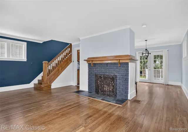 Photo 4 of Single family home for sale at 909 Fernwood Rd, Royal Oak, MI 48067 | MLS# 20261065252 | Listing updated on 2026-09-29