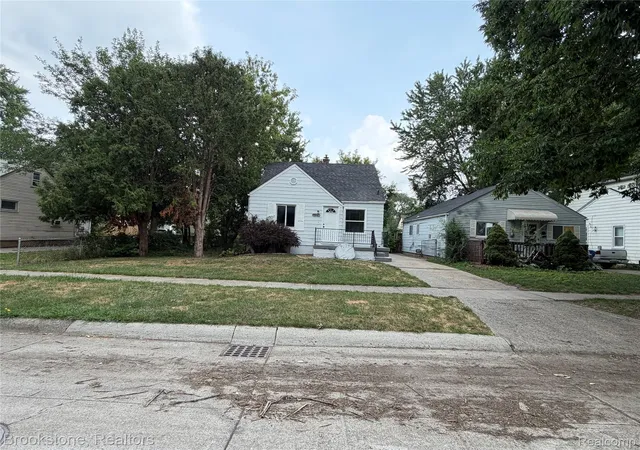 Photo 3 of Single family home for sale at 7203 Orchard Ave, Warren, MI 48091 | MLS# 20261065258 | Listing updated on 2026-09-18